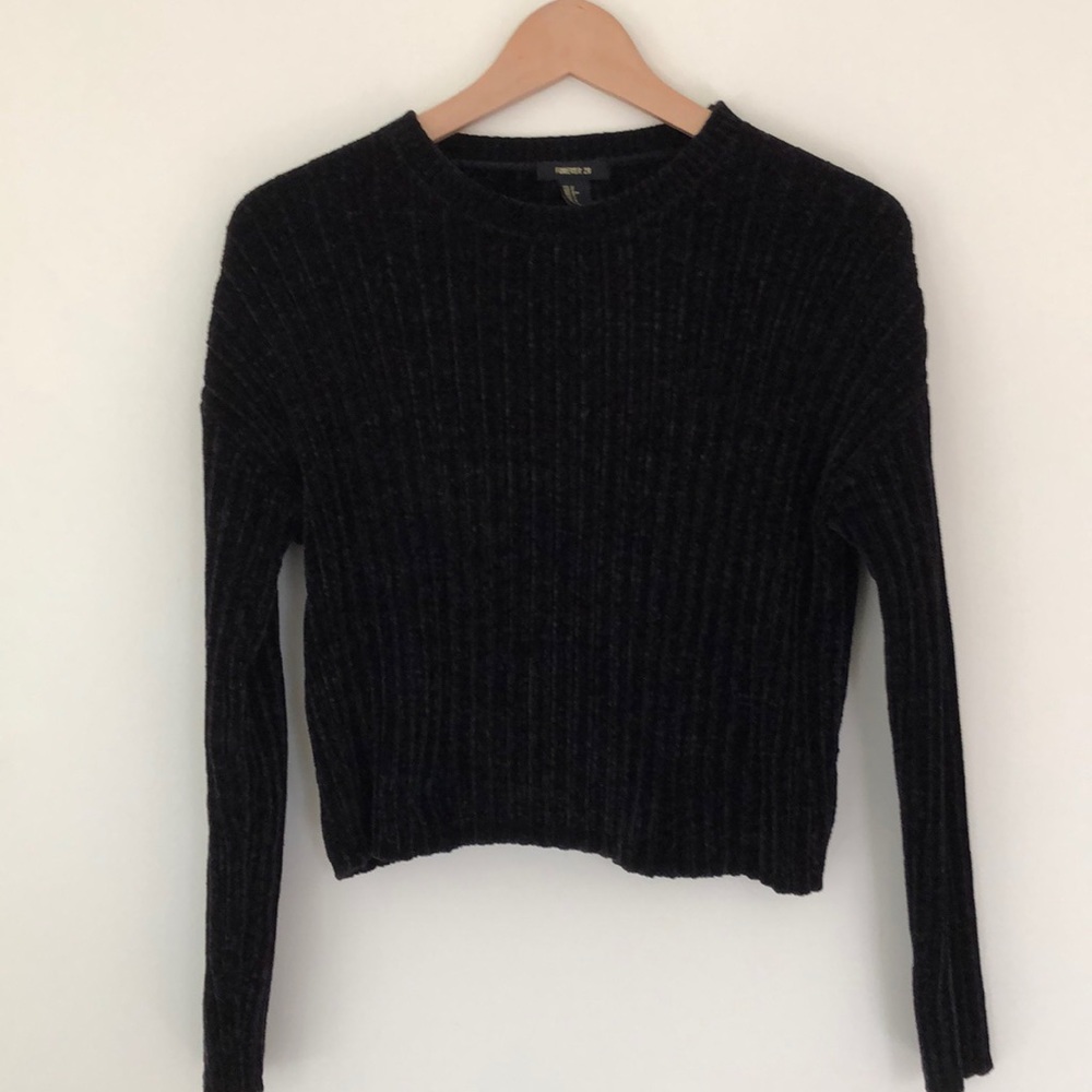 Long sleeve black velvet sweater